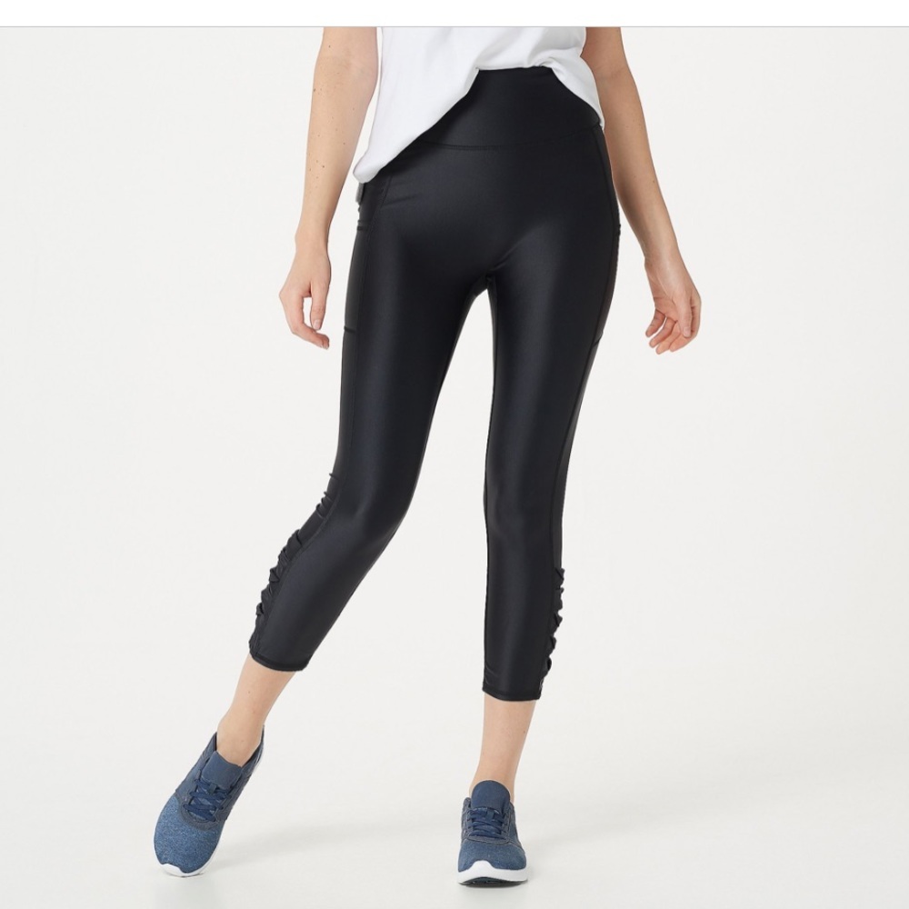 ZUDA Interlock Knit Leggings with Twist Trim Detail Medium